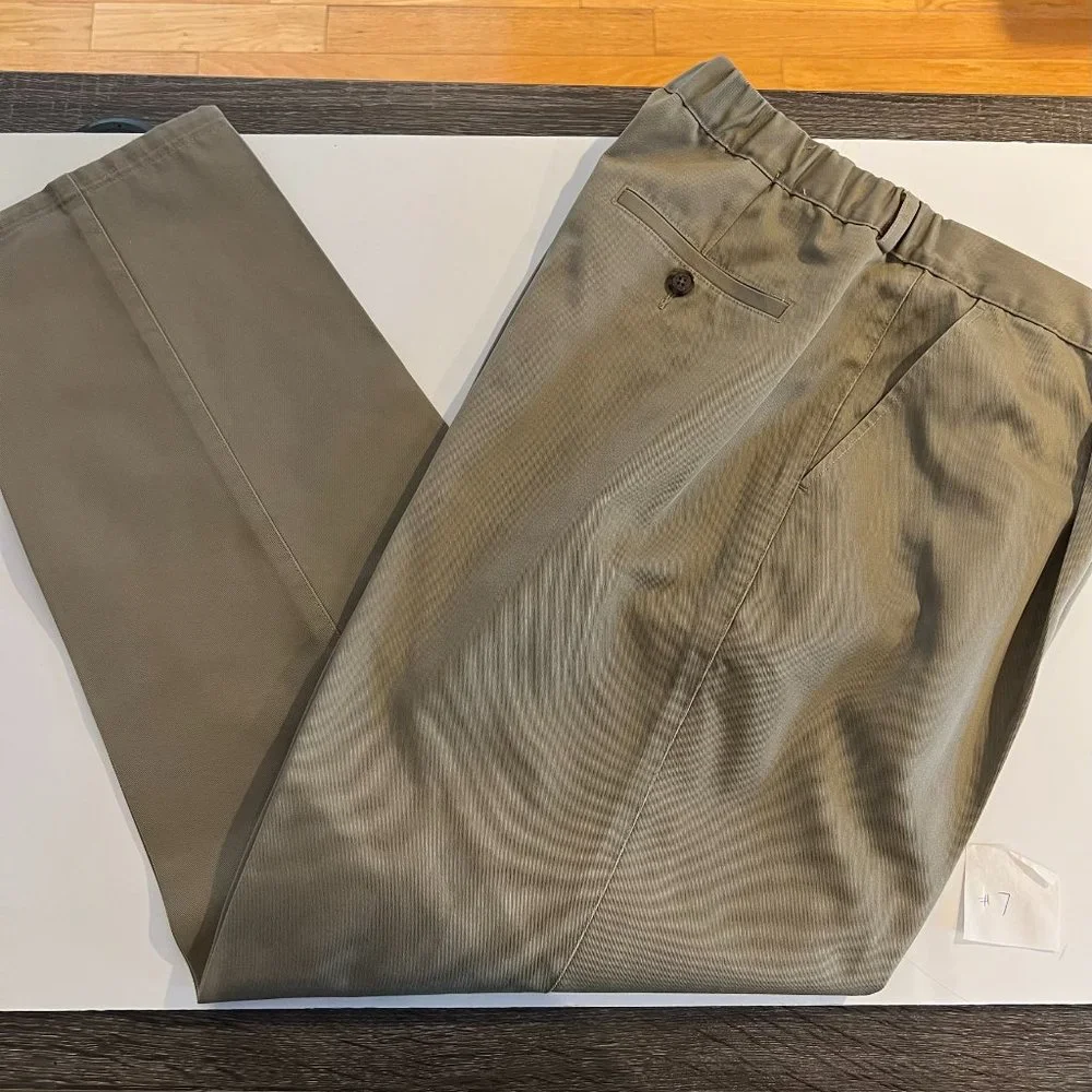 LL Bean Vintage Bayside Wrinkle Free Pleated Twill Cotton Pants w/ Comfort Waist - Picture 8 of 10